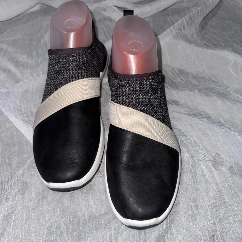 Women's Olukai Miki Slip Shoes Size 7.5 Black and Gray - Picture 2 of 7